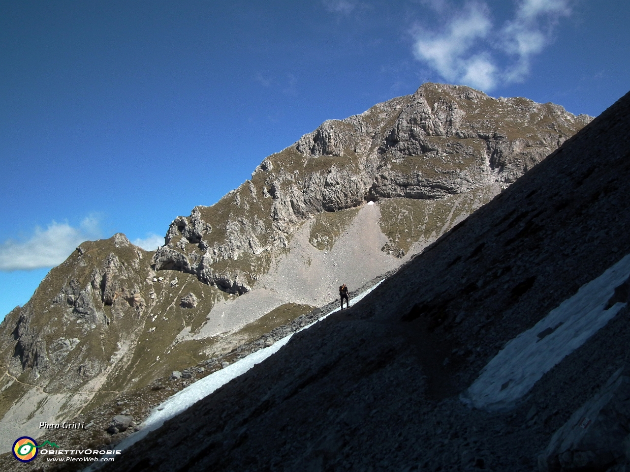 28 Corna  Piana sulla diagonale d'ombre dell'Arera....JPG